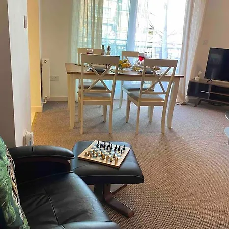 Accessible 2 Bedrooms Flat + P Southampton Exterior photo