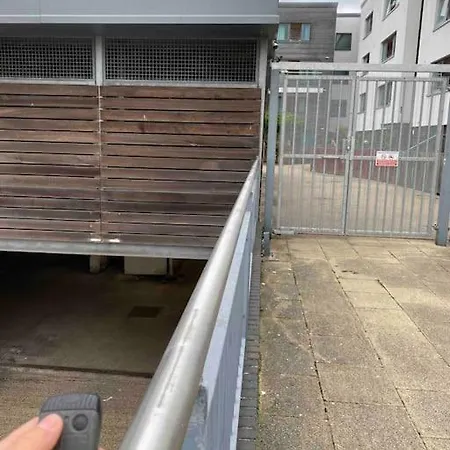 Accessible 2 Bedrooms Flat + P Southampton Exterior photo